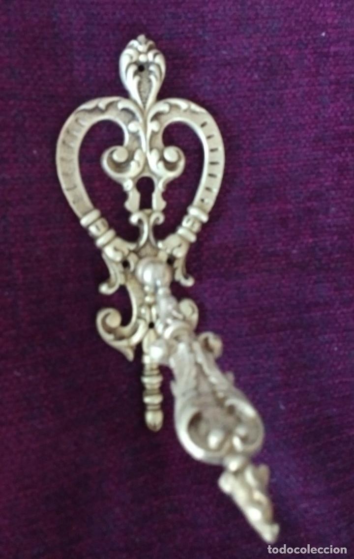 Antig&uuml;edades: ANTIGUO TIRADOR DE BRONCE - Foto 2
