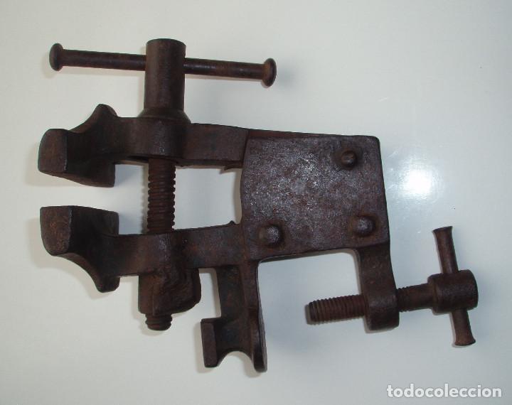 Antig&uuml;edades: LOTE DE 2 ANTIGUOS TORNILLOS. - Foto 2