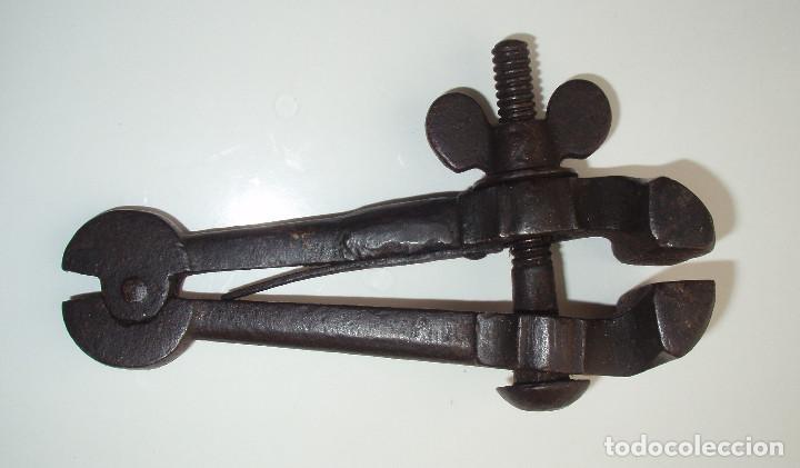 Antig&uuml;edades: LOTE DE 2 ANTIGUOS TORNILLOS. - Foto 11