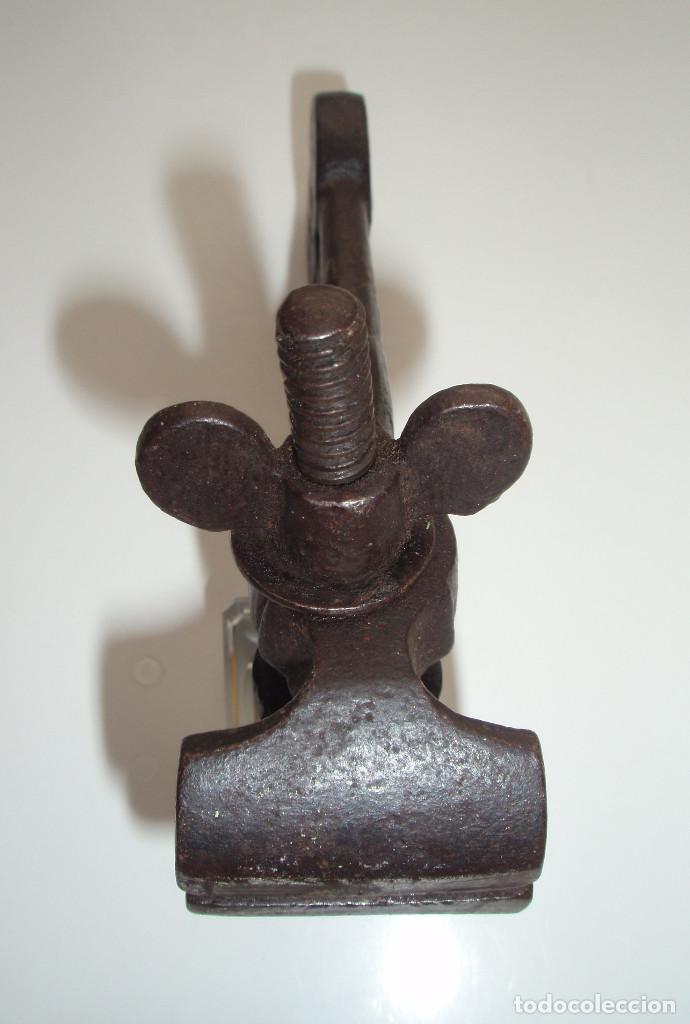 Antig&uuml;edades: LOTE DE 2 ANTIGUOS TORNILLOS. - Foto 14