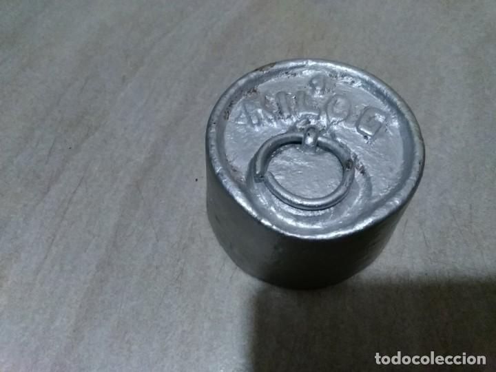 Antig&uuml;edades: Pesa de 1 kilo - Foto 2