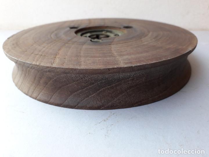 Antig&uuml;edades: polea de madera y laton, 17x2,8cm aprox, eje 2cm aprox, 778g - Foto 5