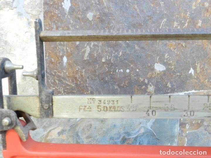 Antig&uuml;edades: BASCULA DE METAL A&Ntilde;O 1940 - Foto 6