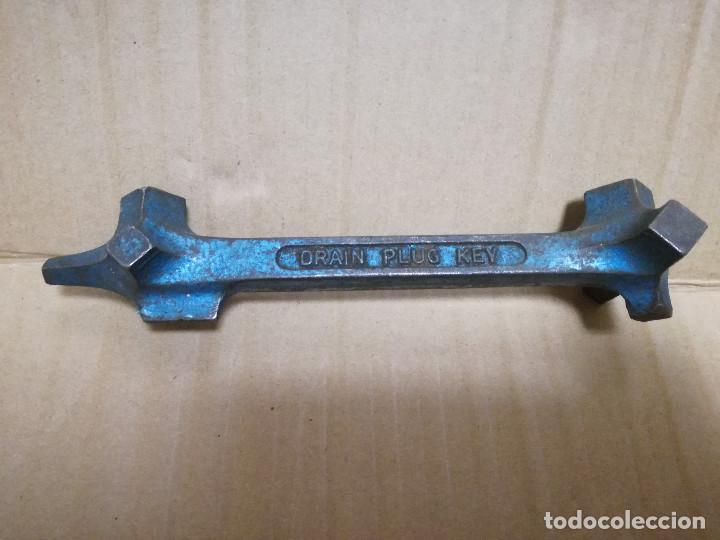 Antig&uuml;edades: HERRAMIENTA - LLAVE AUTOMOVIL DRAIN PLUG KEY TA33 - Foto 1