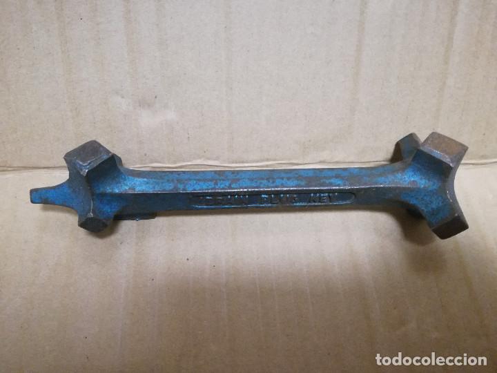 Antig&uuml;edades: HERRAMIENTA - LLAVE AUTOMOVIL DRAIN PLUG KEY TA33 - Foto 2