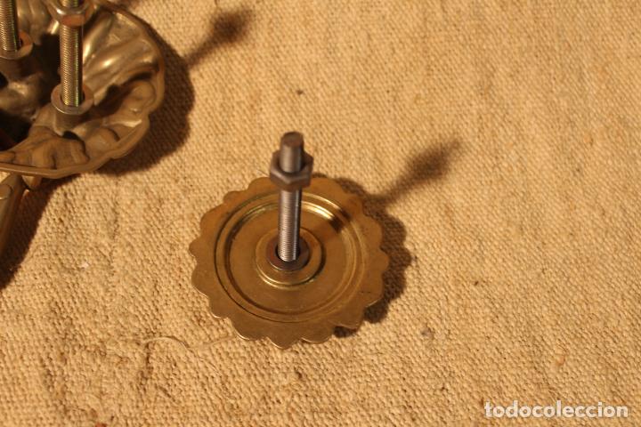 Antig&uuml;edades: tirador picaporte aldaba de bronce leon - Foto 2
