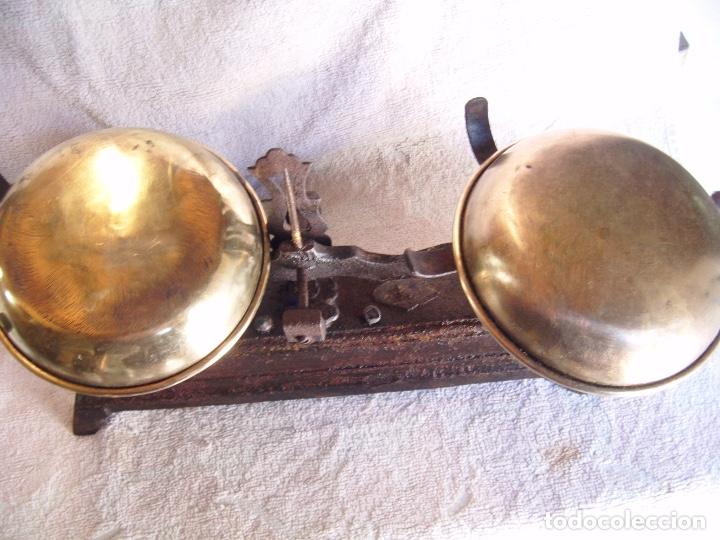 Antig&uuml;edades: Balanza antigua de platos - Foto 3