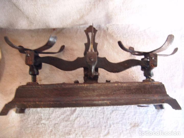 Antig&uuml;edades: Balanza antigua de platos - Foto 5
