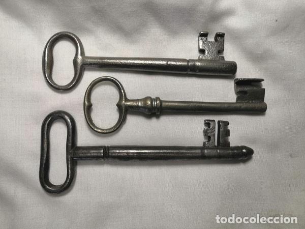 Antig&uuml;edades: LLAVE - LOTE DE 3 ANTIGUAS LLAVES - Foto 2