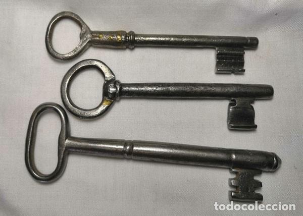 Antig&uuml;edades: LLAVE - LOTE DE 3 ANTIGUAS LLAVES - Foto 2