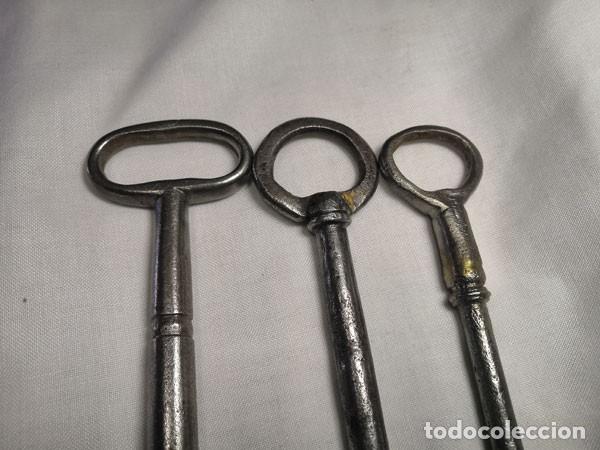 Antig&uuml;edades: LLAVE - LOTE DE 3 ANTIGUAS LLAVES - Foto 3