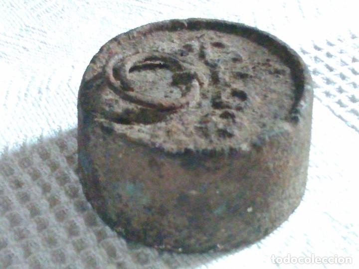Antig&uuml;edades: Pesa de 1 k. - Foto 2