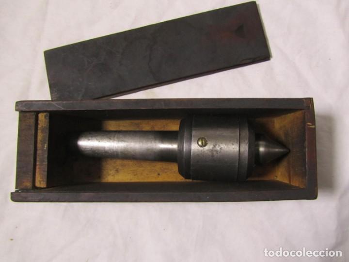 Antig&uuml;edades: Pieza o cabezal de tornero en caja de madera - Foto 2