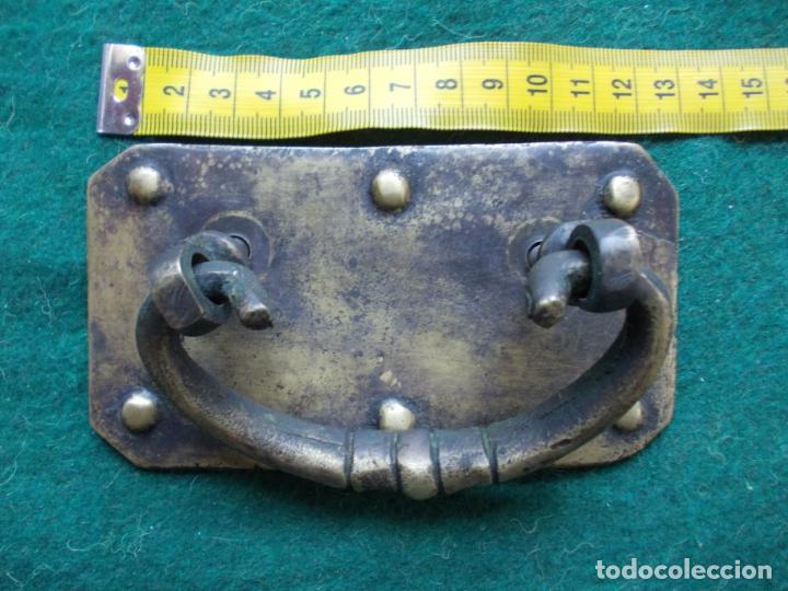 Antig&uuml;edades: TIRADOR DE BRONCE - Foto 2