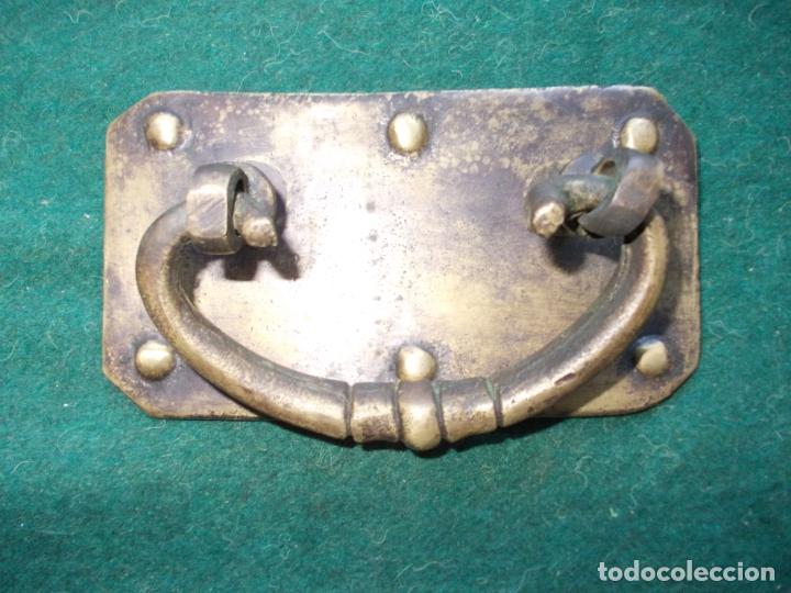 Antig&uuml;edades: TIRADOR DE BRONCE - Foto 3