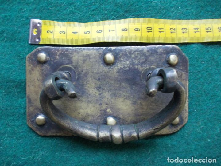 Antig&uuml;edades: TIRADOR DE BRONCE - Foto 2