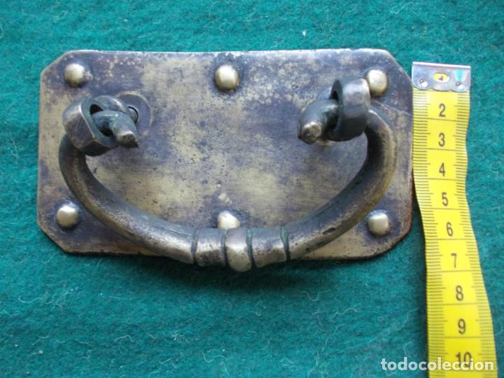 Antig&uuml;edades: TIRADOR DE BRONCE - Foto 3