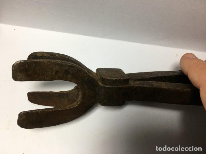 Antig&uuml;edades: ANTIGUA HERRAMIENTA ALICATES - Foto 3