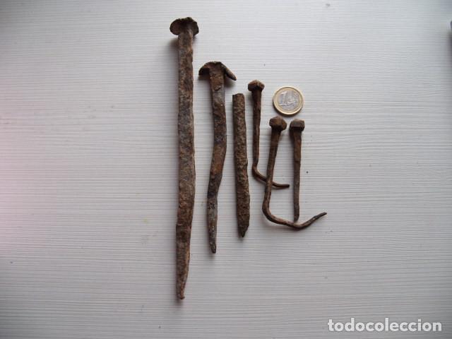 Antig&uuml;edades: Clavos muy antiguos. - Foto 3