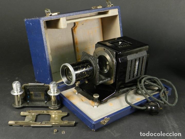 Antig&uuml;edades: PROYECTOR DE DIAPOSITIVAS A&Ntilde;O 1950 - Foto 1