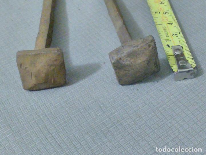 Antig&uuml;edades: Lote de 6 clavos de forja. - Foto 5
