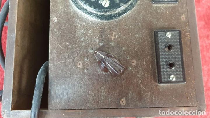 Antig&uuml;edades: VOLTIMETRO. CAJA DE MADERA. DOBLE ENCHUFE. SELECTOR DE VOLTAJE. CIRCA 1940. - Foto 7