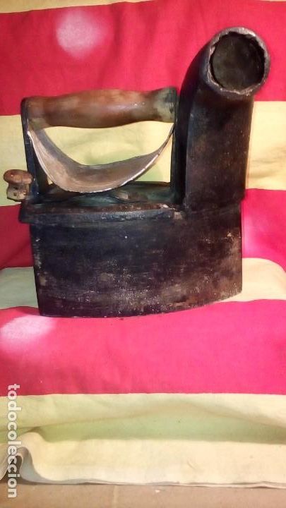 Antig&uuml;edades: PLANCHA DE CARBON . - Foto 1