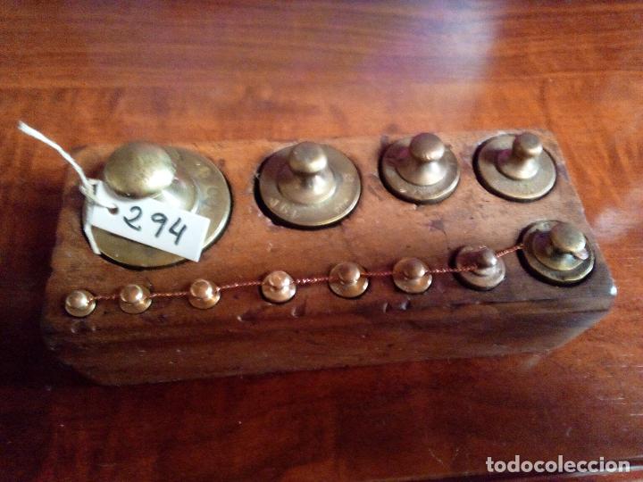 Antig&uuml;edades: ANTIGUA TABLA DE PESAS - Foto 1