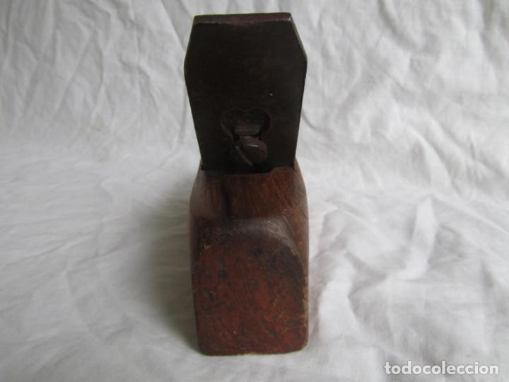 Antig&uuml;edades: 2 cepillos de madera carrasca de carpintero - Foto 5
