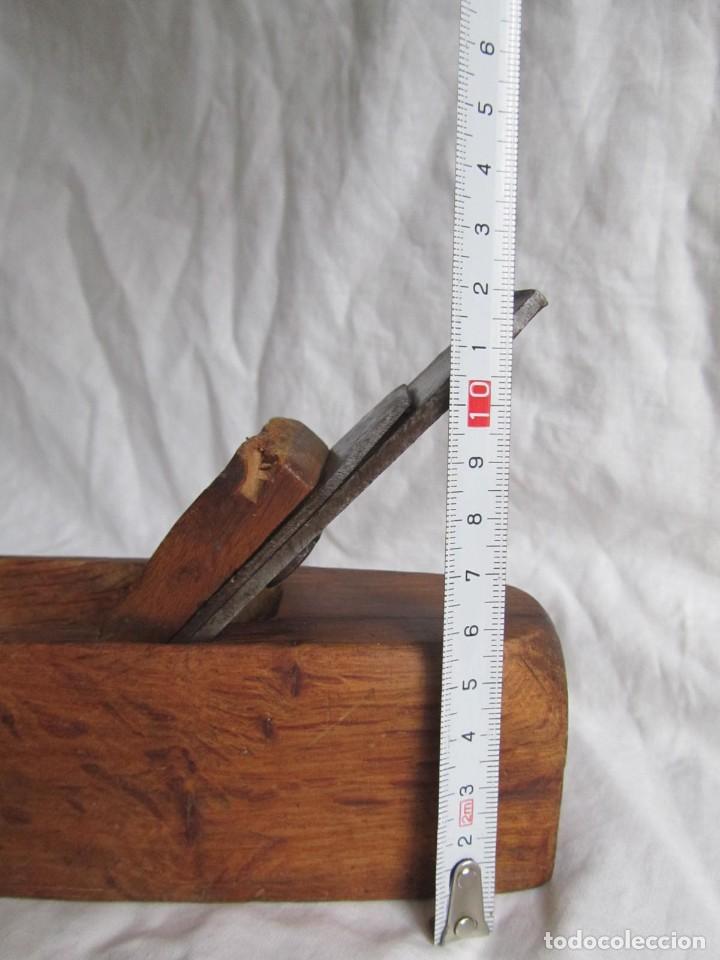 Antig&uuml;edades: 2 cepillos de madera carrasca de carpintero - Foto 11