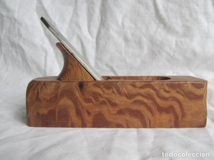 Antig&uuml;edades: 2 cepillos de madera carrasca de carpintero - Foto 12