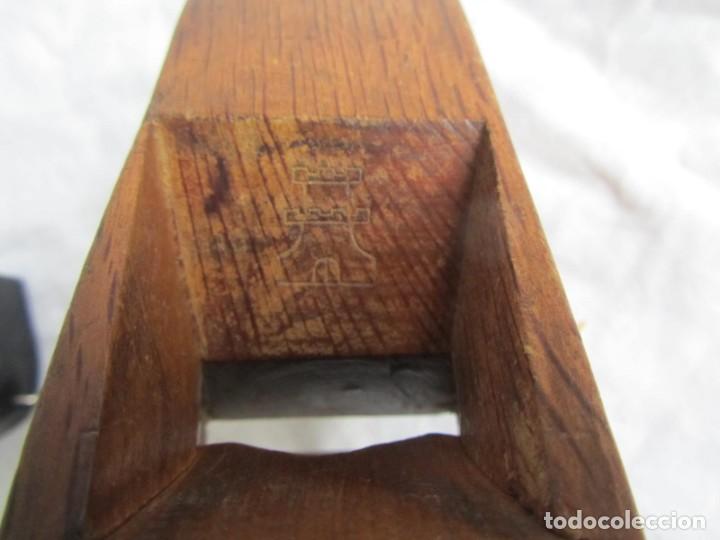 Antig&uuml;edades: 2 cepillos de madera carrasca de carpintero - Foto 24