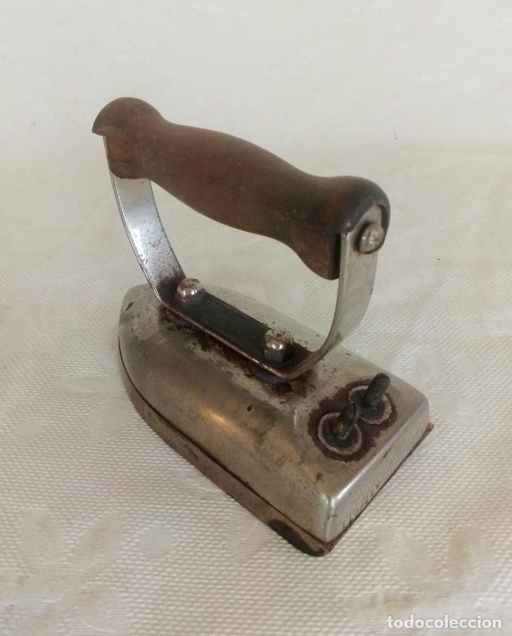 Antig&uuml;edades: PLANCHA DE HIERRO MAXIN. - Foto 2