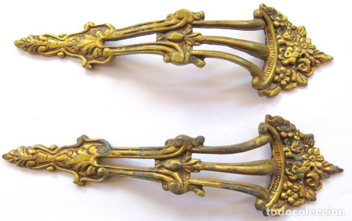 Antig&uuml;edades: ANTIGUOS TIRADORES DE PUERTA EN BRONCE - Foto 1