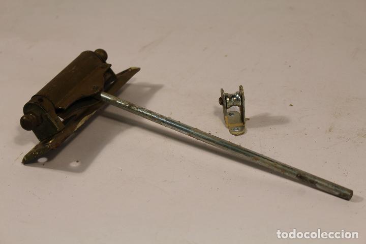 Antig&uuml;edades: cierrapuertas retenedor - Foto 3