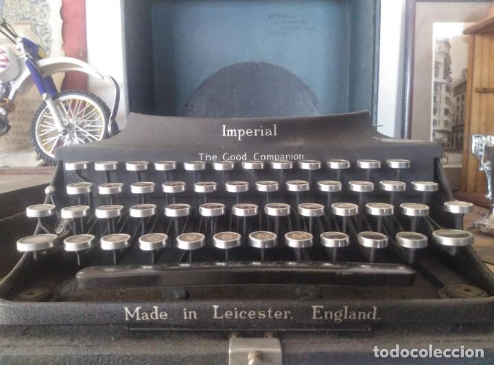 Antig&uuml;edades: Maquina escribir marca Imperial - Foto 1