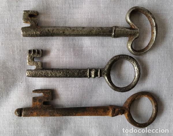 Antig&uuml;edades: ANTIGUA LLAVE - LOTE DE 3 LLAVES - Foto 2