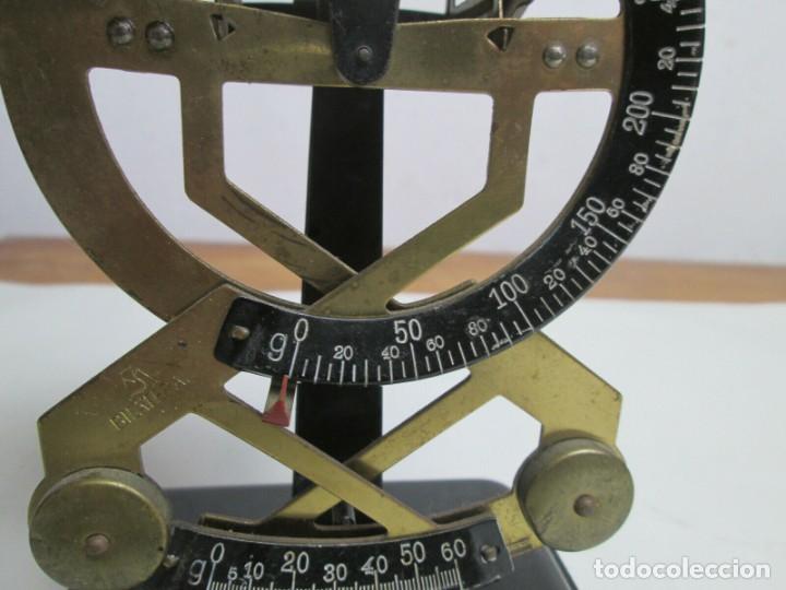 Antig&uuml;edades: ref.A12 BASCULA BILATERAL PESA HASTA 250 GRAMOS COMPLETAMENTE FUNCIONAL - Foto 2