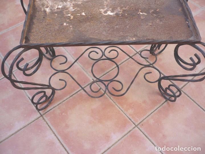 Antig&uuml;edades: Antigua Mesa Auxiliar. De Forja - Foto 6