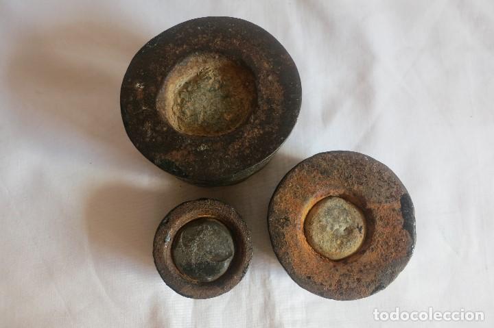 Antig&uuml;edades: lote de pesas de fundicion 3 - Foto 2