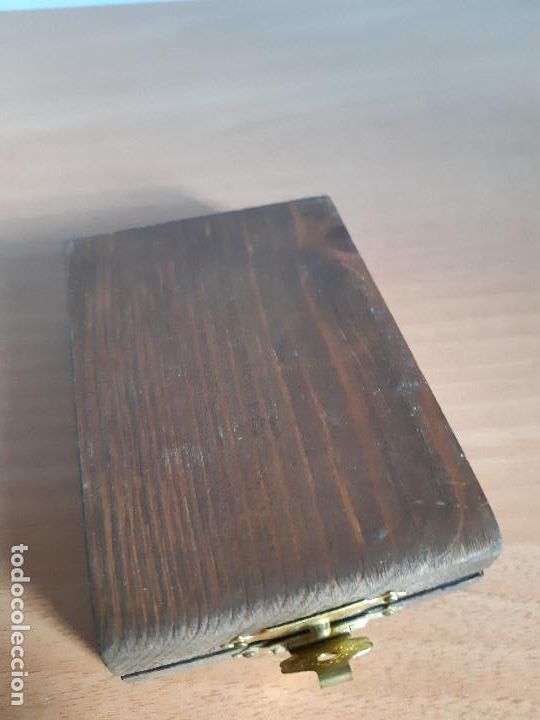 Antig&uuml;edades: Br&uacute;jula y reloj de sol en madera (A&ntilde;os 70) - Foto 6