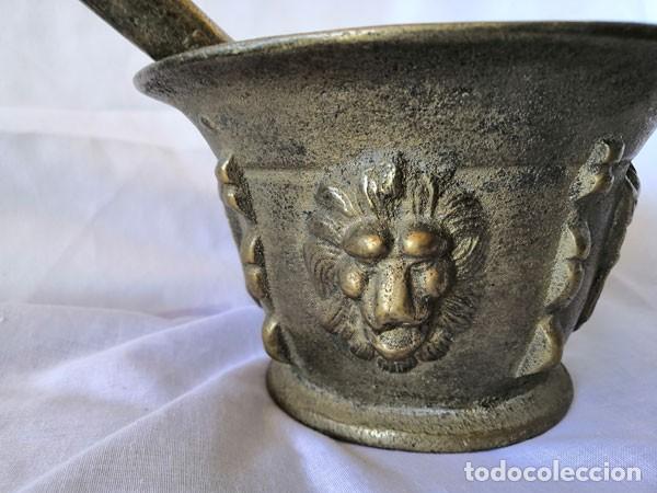 Antig&uuml;edades: GRAN MORTERO DE BRONCE CON SU MANO DE 20 CM - Foto 5