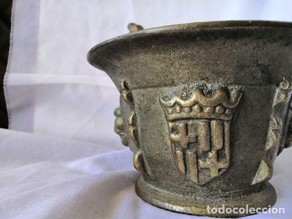 Antig&uuml;edades: GRAN MORTERO DE BRONCE CON SU MANO DE 20 CM - Foto 6