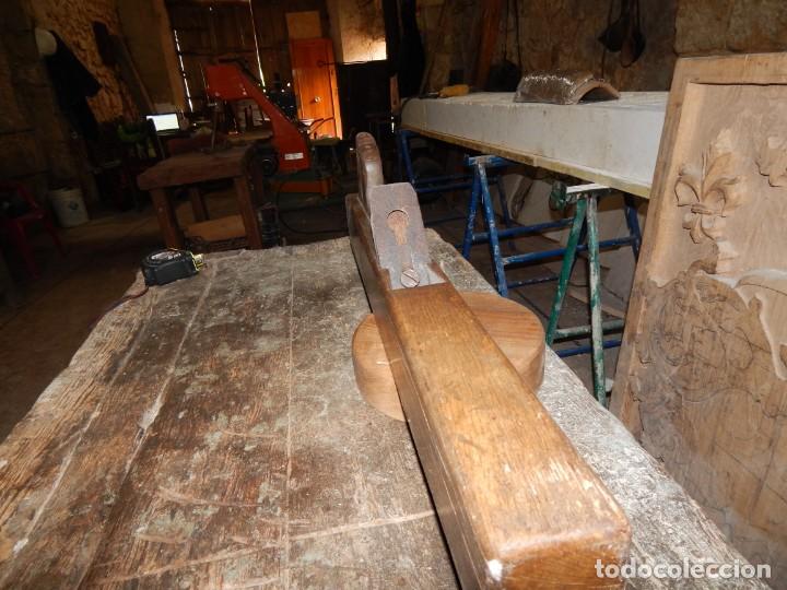 Antig&uuml;edades: gran cepillo de encina y forja  del pasado siglo - Foto 5