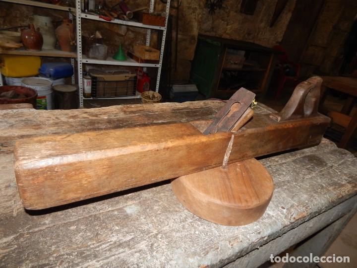 Antig&uuml;edades: gran cepillo de encina y forja  del pasado siglo - Foto 7