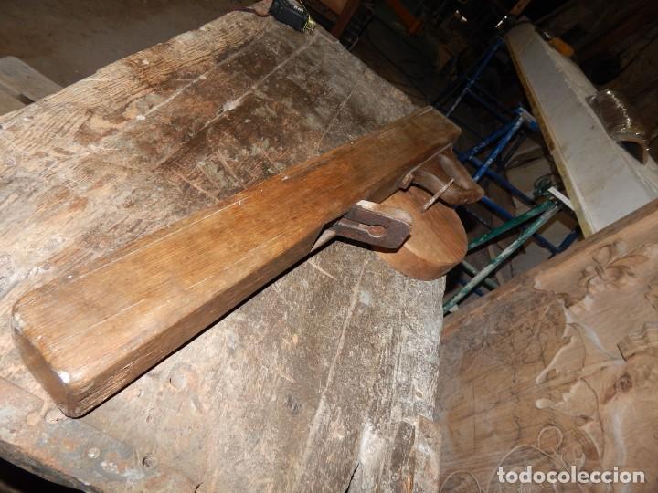 Antig&uuml;edades: gran cepillo de encina y forja  del pasado siglo - Foto 11