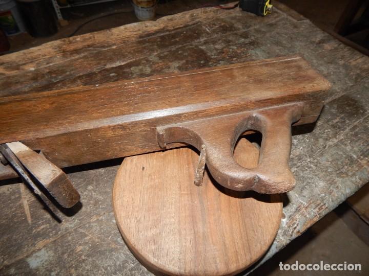 Antig&uuml;edades: gran cepillo de encina y forja  del pasado siglo - Foto 12
