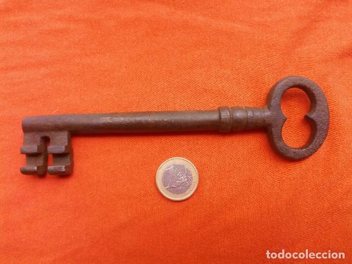 Antig&uuml;edades: llave antigua - Foto 1