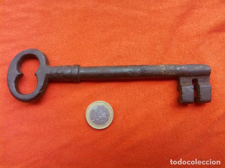 Antig&uuml;edades: llave antigua - Foto 2