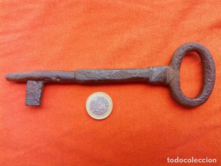 Antig&uuml;edades: llave antigua - Foto 1